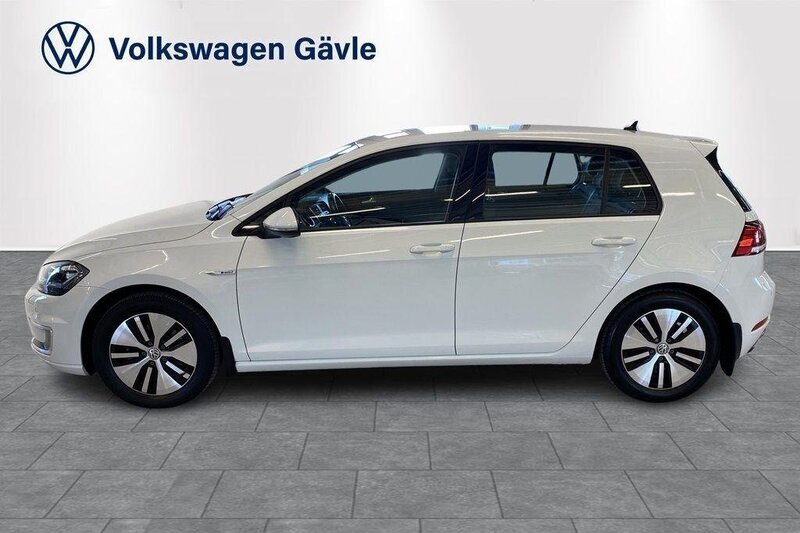 Såld VW e-Golf 100 KW / 136 HK Com., begagnad 2018, 6 500 mil i GÄVLE