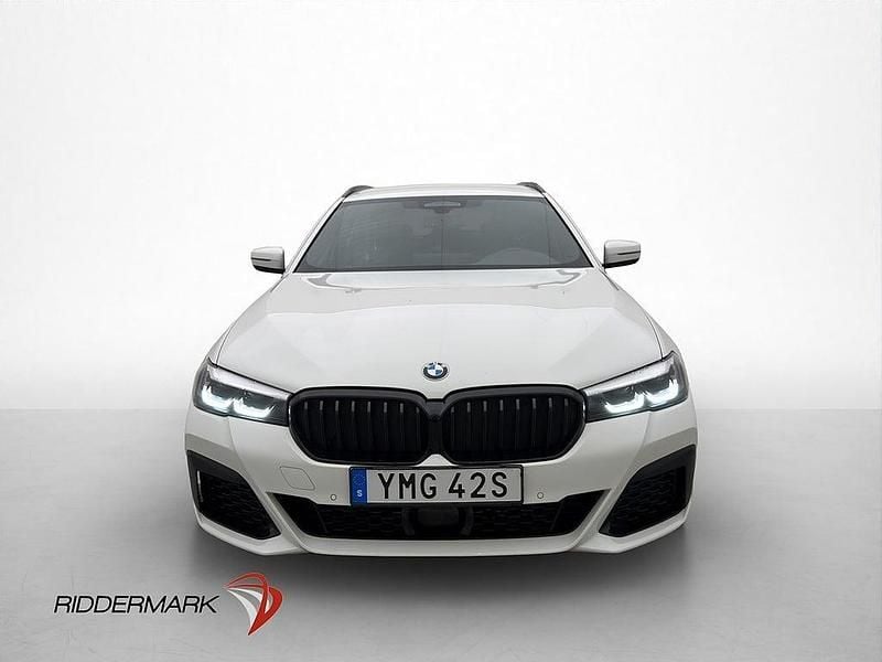 Begagnad BMW 520 M Sport 190 HK (139 kW) 2023 Vit Kombi