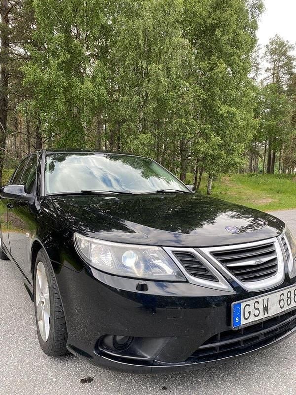 Svart Begagnad 2008 Saab 9-3 Vector Sedan | 49 000 kr (Marknadspris) - Bild 1/4