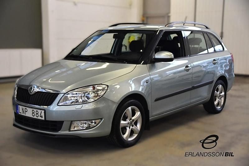 Begagnad Skoda Fabia Elegance 69 HK (50 kW) 2010 Grön Kombi