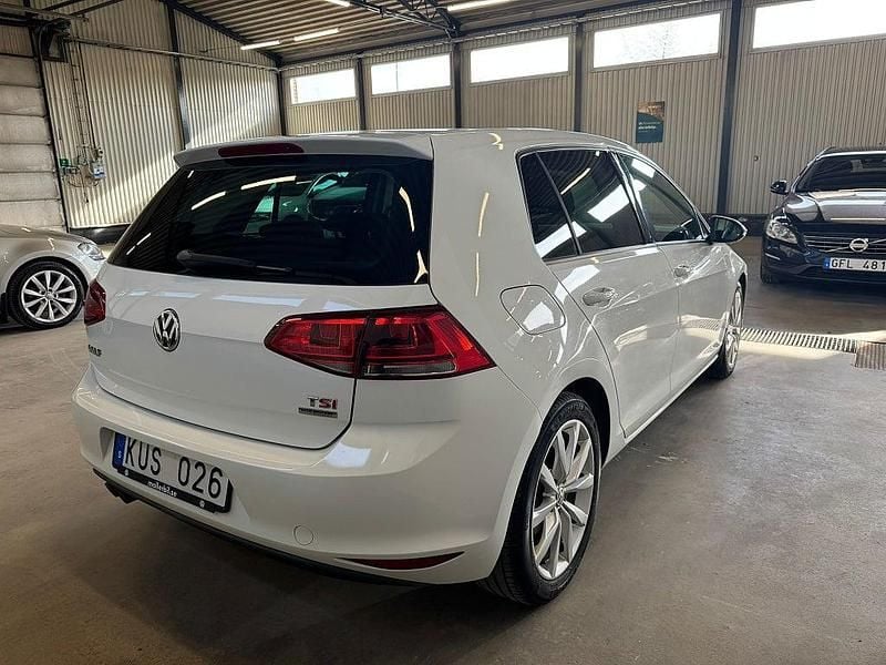 Begagnad VW Golf VII 141 HK (103 kW) 2013 Vit Halvkombi