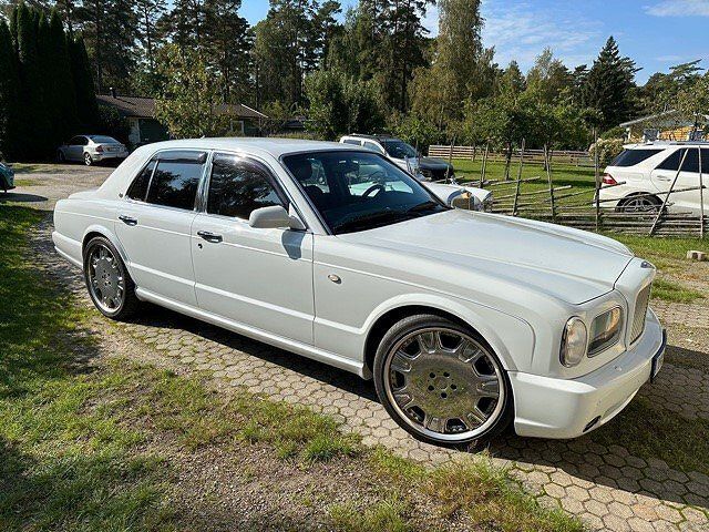 Vit Begagnad 2003 Bentley Arnage Mulliner Sedan | 399 000 kr - Bild 1/1