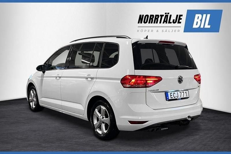 Begagnad VW Touran 150 HK (110 kW) 2017 Vit Minibuss