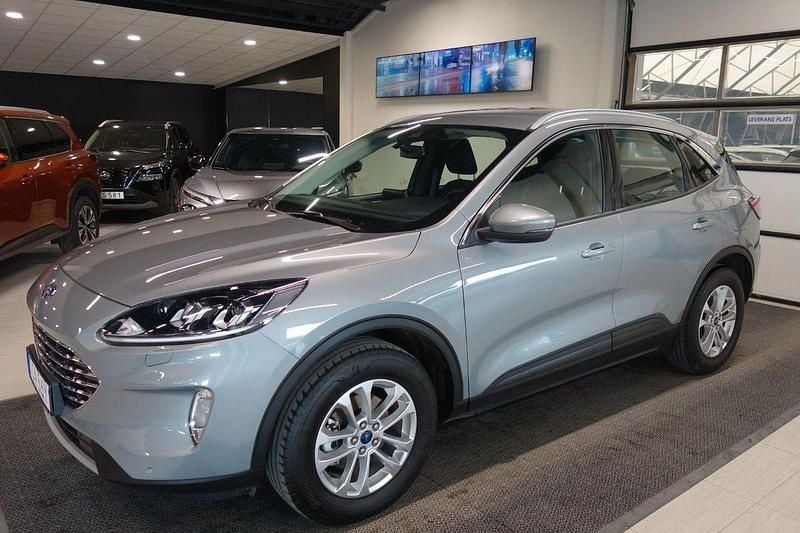 Grå Begagnad 2022 Ford Kuga SUV | 279 000 kr (Marknadspris) - Bild 1/4