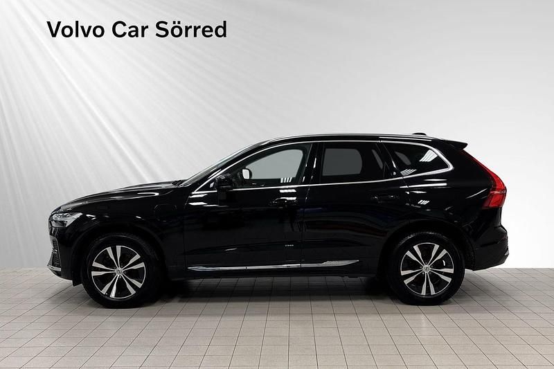 Begagnad Volvo XC60 Core 355 HK (261 kW) 2022 Svart SUV