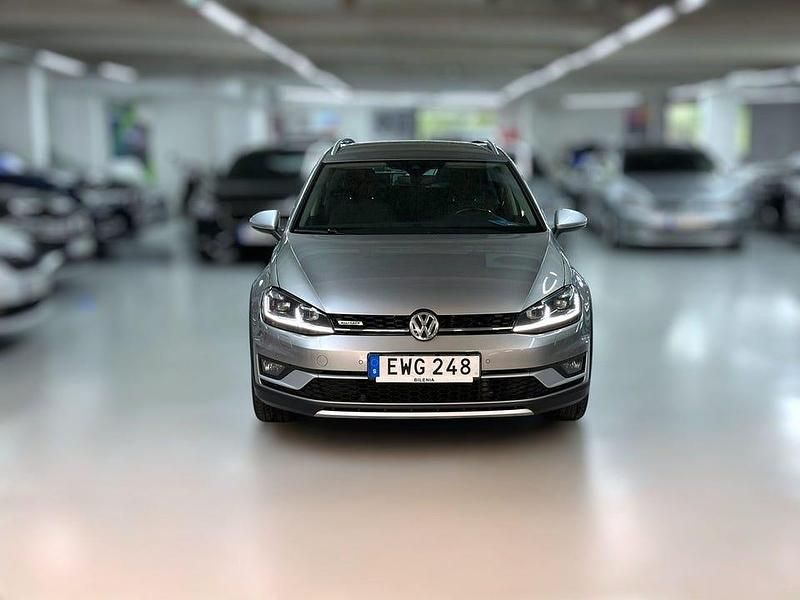 Begagnad VW Golf Alltrack 184 HK (135 kW) 2017 Silver Kombi