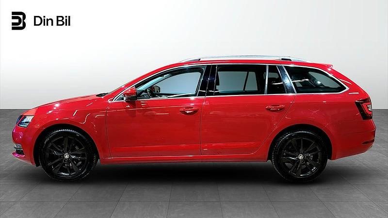 Begagnad Skoda Octavia Style 150 HK (110 kW) 2018 Corrida red Kombi