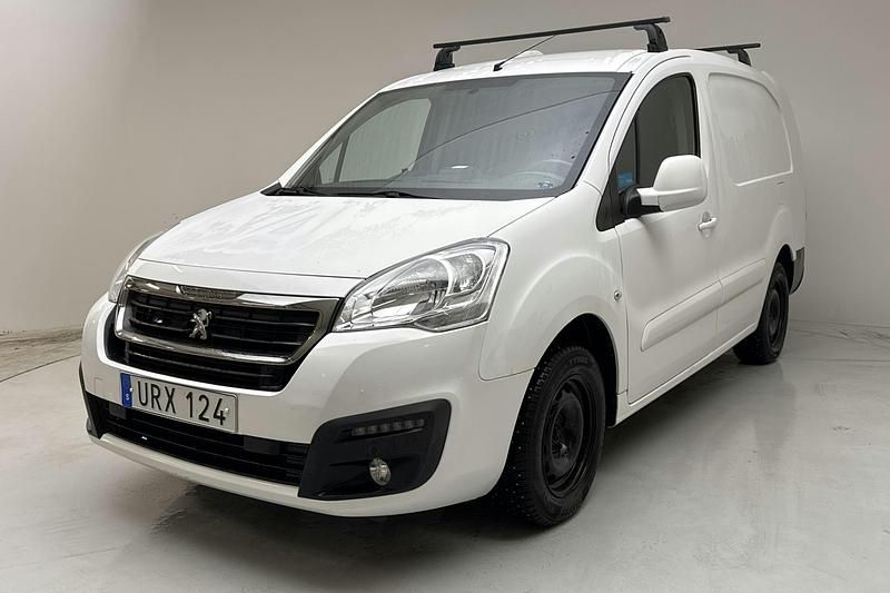 Vit Begagnad 2017 Peugeot Partner Van | 99 000 kr (Marknadspris) - Bild 1/4