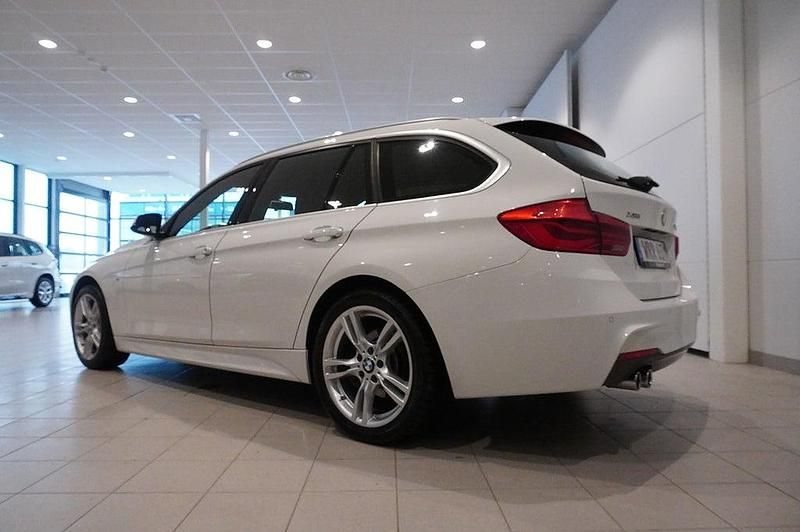 Begagnad BMW 320 M Sport 190 HK (139 kW) 2017 Vit Kombi