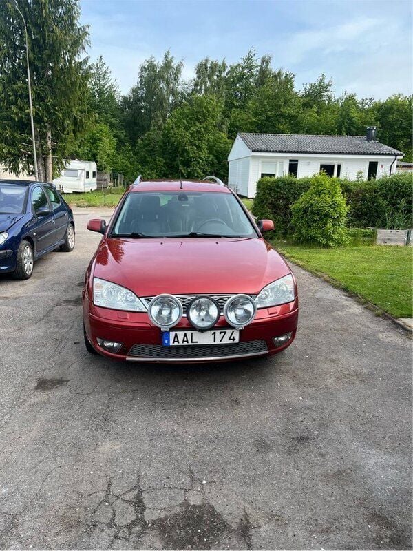 Röd Begagnad 2007 Ford Mondeo Titanium X Kombi | 25 000 kr (Marknadspris) - Bild 1/4