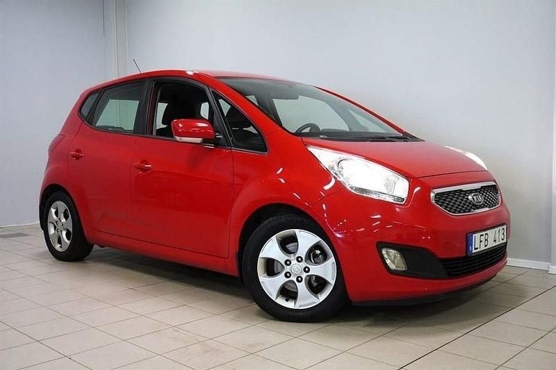 Röd Begagnad 2011 Kia Venga Halvkombi | 48 900 kr (Marknadspris) - Bild 1/4
