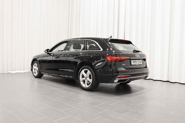 Begagnad Audi A4 Advanced Plus 204 HK (150 kW) 2022 Brilliantsvart Kombi