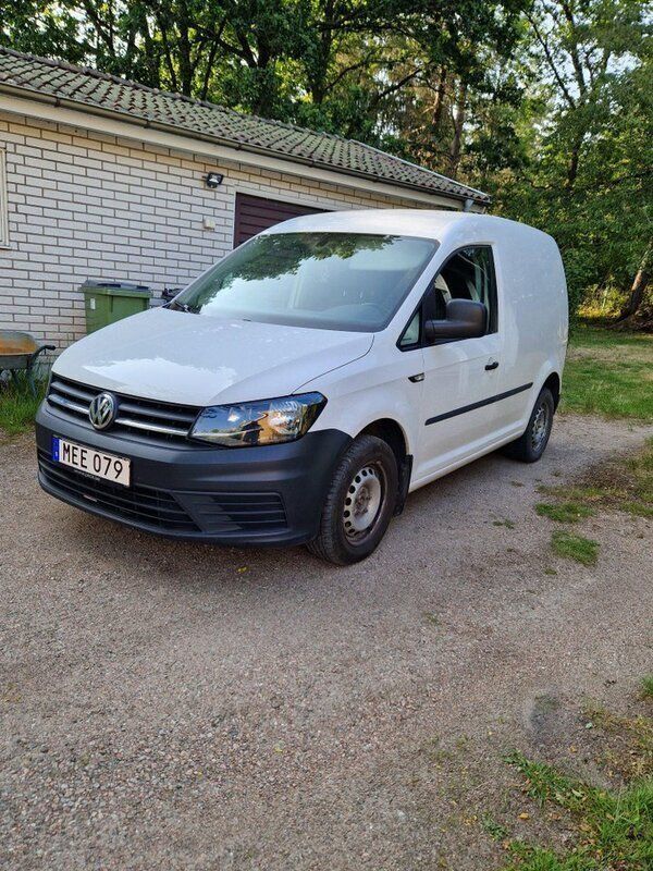 Vit Begagnad 2016 VW Caddy Minibuss | 72 000 kr (Bra pris) - Bild 1/4