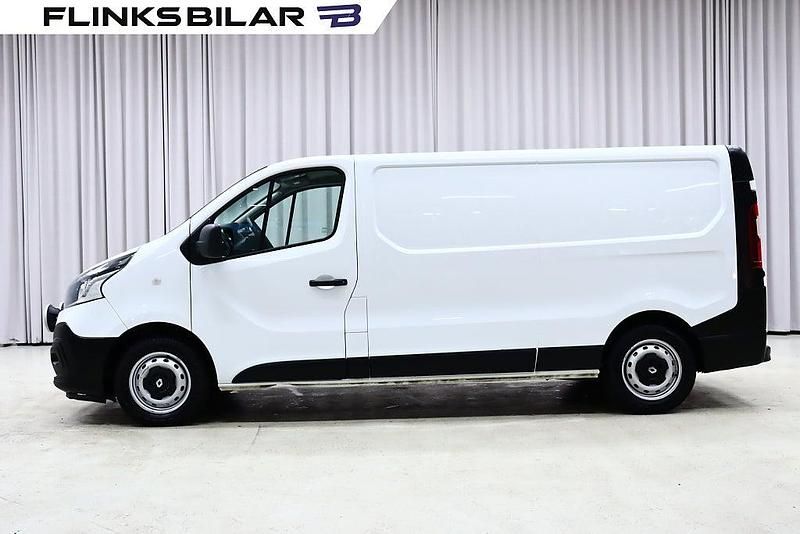 Vit Begagnad 2019 Renault Trafic Minibuss | 169 700 kr (Marknadspris) - Bild 1/4