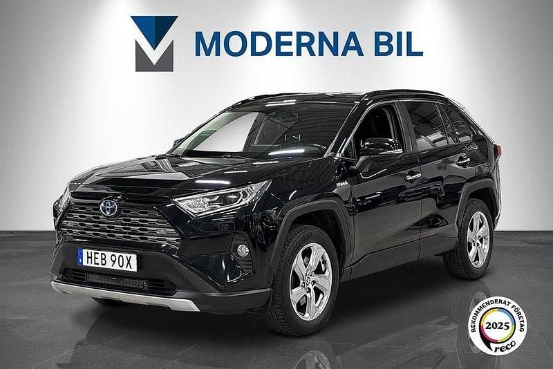 Svart Begagnad 2021 Toyota RAV4 Hybrid Executive SUV | 274 900 kr (Marknadspris) - Bild 1/4