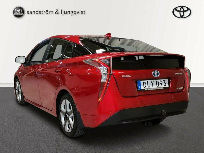Sald Toyota Prius Hybrid Executive Begagnad 16 7 500 Mil I Ostersund