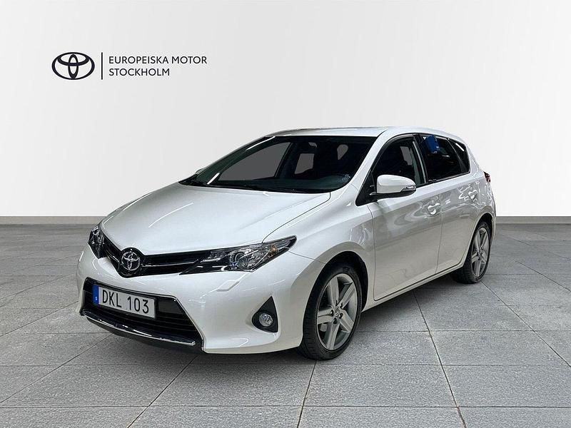 Vit Begagnad 2014 Toyota Auris Edition Halvkombi | 124 900 kr (Bra pris) - Bild 1/4