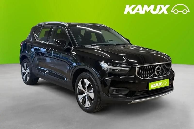 Svart Begagnad 2021 Volvo XC40 SUV | 264 700 kr (Marknadspris) - Bild 1/4