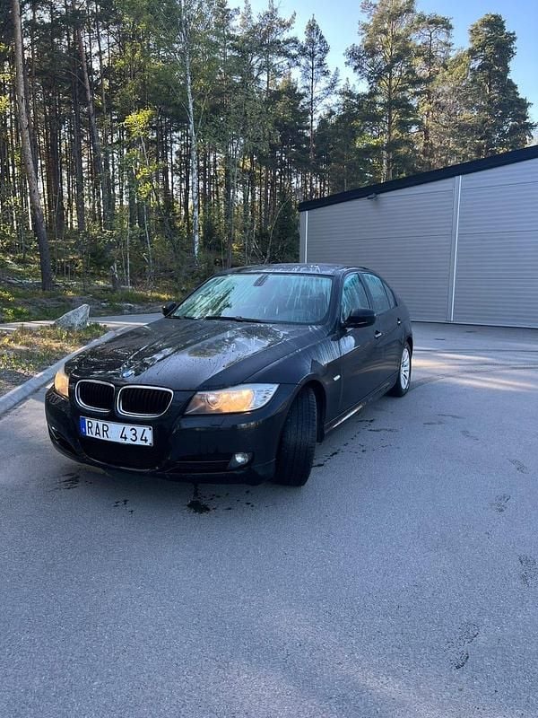 Begagnad BMW 320 170 HK (125 kW) 2009 Sedan