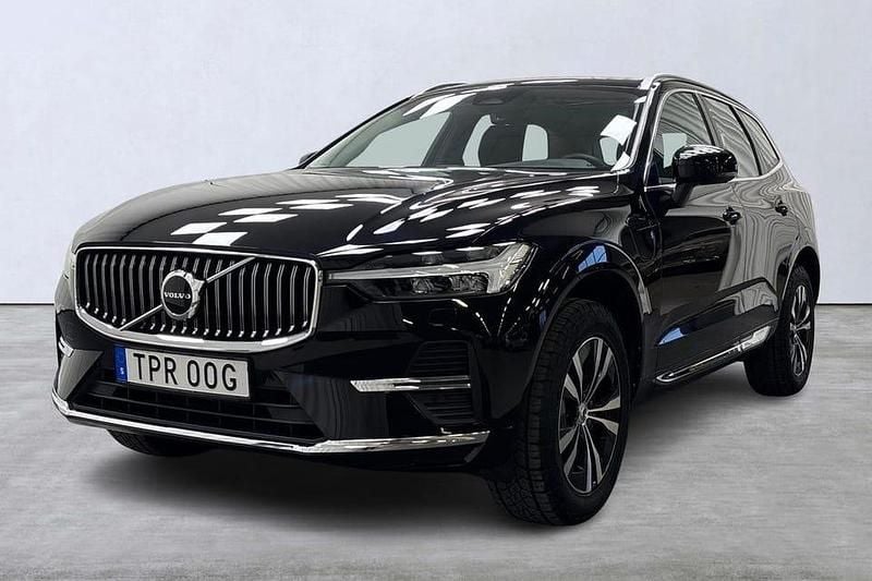 Begagnad Volvo XC60 Core 355 HK (261 kW) 2023 Svart SUV