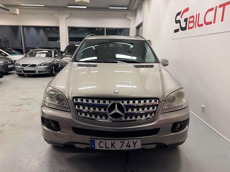 Begagnad Mercedes ML320 224 HK (164 kW) 2009 Grå SUV