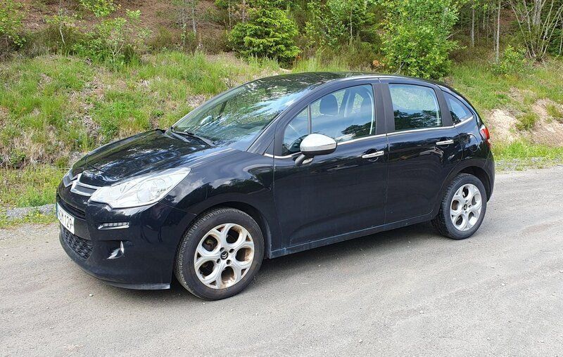 Svart Begagnad 2015 Citroën C3 Halvkombi | 53 000 kr (Marknadspris) - Bild 1/4