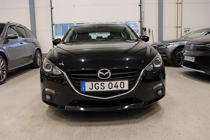 Begagnad Mazda 3 Core 120 HK (88 kW) 2013 Svart Halvkombi