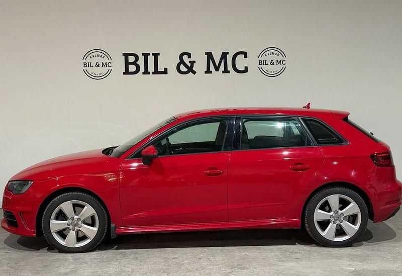 Röd Begagnad 2016 Audi A3 Ambition Halvkombi | 119 000 kr - Bild 1/4
