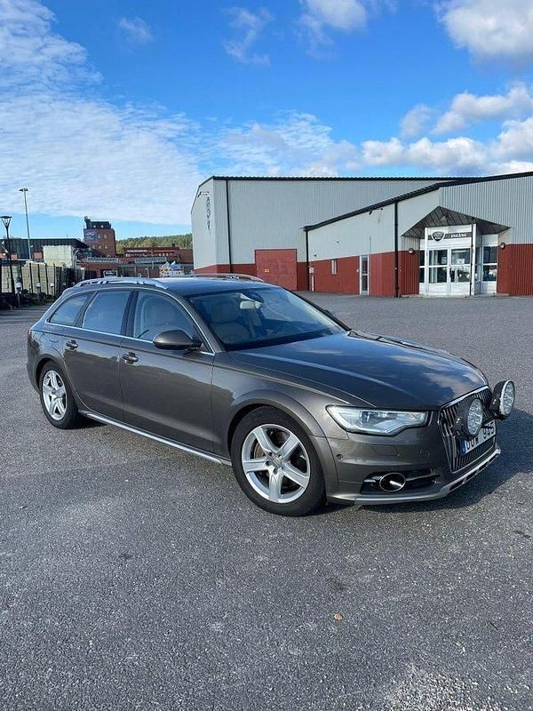 Grå Begagnad 2014 Audi A6 Allroad Comfort Kombi | 235 000 kr (Dyr) - Bild 1/4