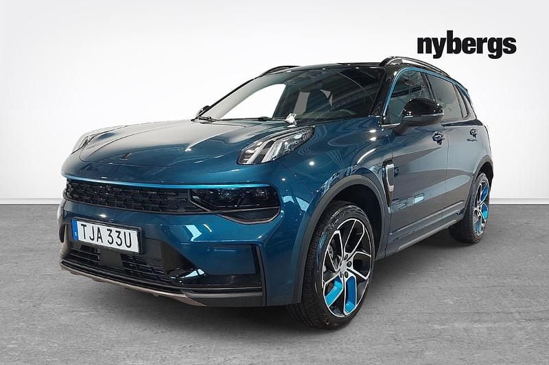 Blå Begagnad 2023 Lynk & Co 01 SUV | 309 990 kr (Marknadspris) - Bild 1/4