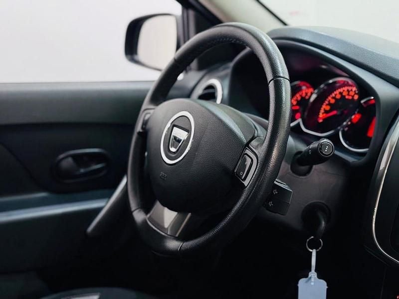 Begagnad Dacia Sandero Stepway 90 HK (66 kW) 2017 Blå Kombi