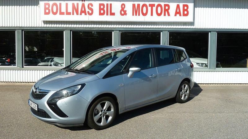 Grå Begagnad 2015 Opel Zafira Tourer Enjoy Minibuss | 132 000 kr (Dyr) - Bild 1/4