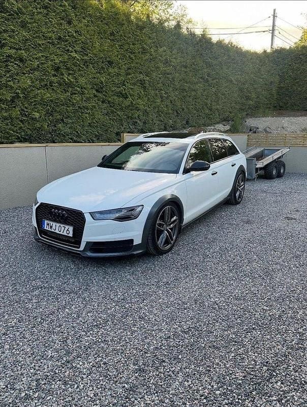 Vit Begagnad 2016 Audi A6 Allroad Comfort Kombi | 175 000 kr (Bra pris) - Bild 1/4