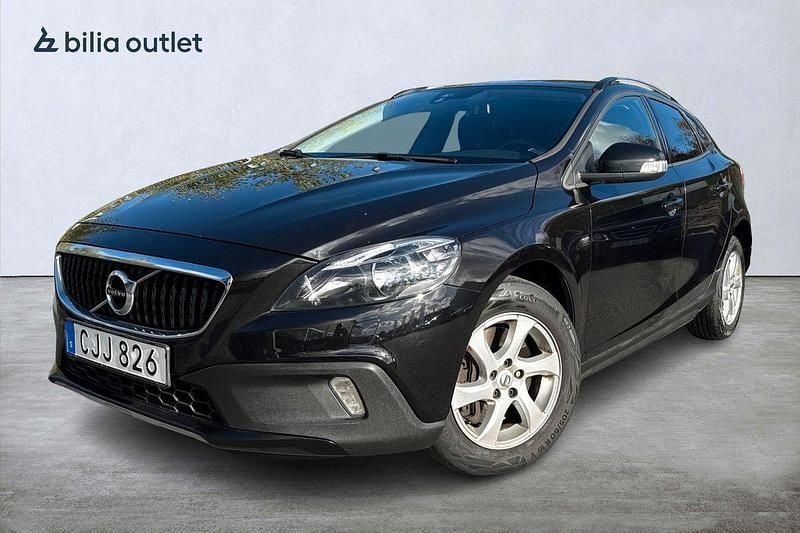 Svart Begagnad 2018 Volvo V40 CC Kinetic Kombi | 189 900 kr (Marknadspris) - Bild 1/4