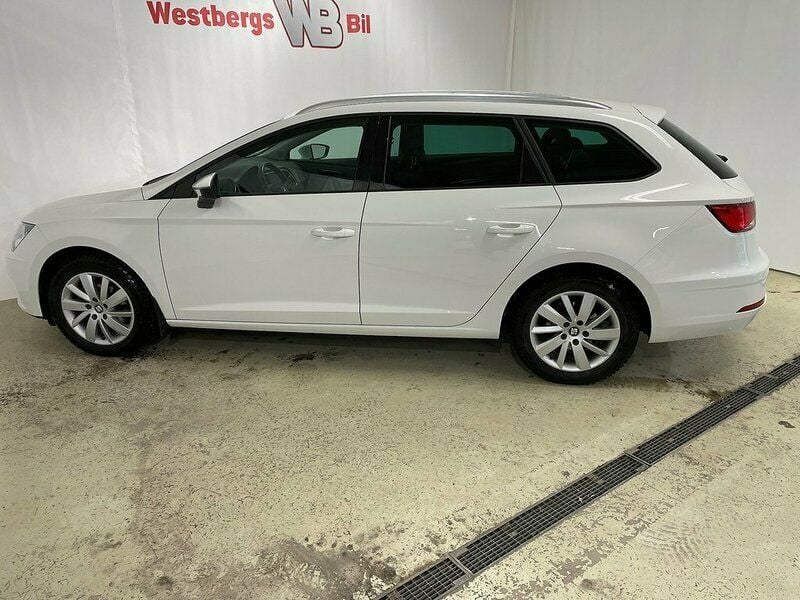Begagnad Seat Leon ST Style 131 HK (96 kW) 2019 Vit Kombi