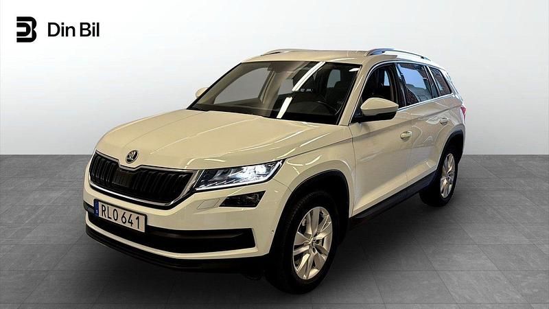 Vit Begagnad 2017 Skoda Kodiaq Style SUV | 274 900 kr (Marknadspris) - Bild 1/4