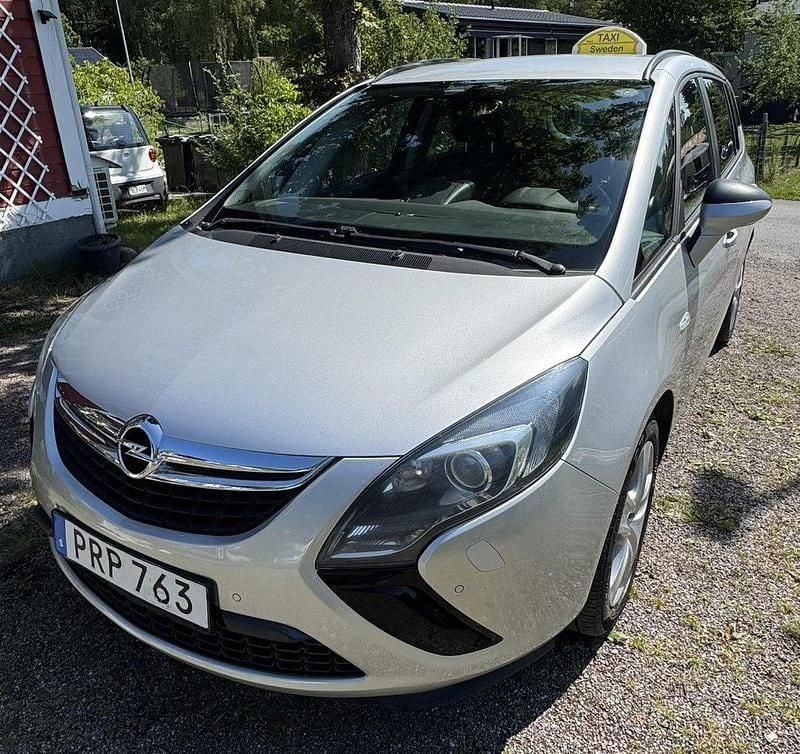 Grå Begagnad 2015 Opel Zafira Tourer Enjoy Minibuss | 56 000 kr (Bra pris) - Bild 1/4