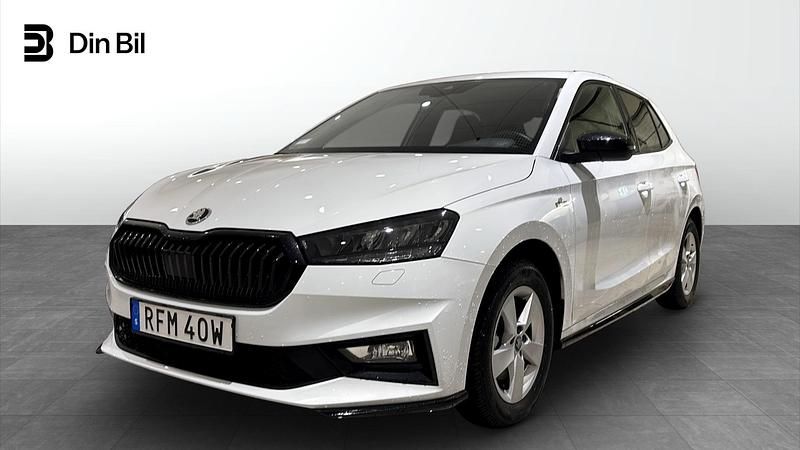 Moon white metallic Begagnad 2025 Skoda Fabia Monte Carlo Halvkombi | 279 900 kr - Bild 1/4