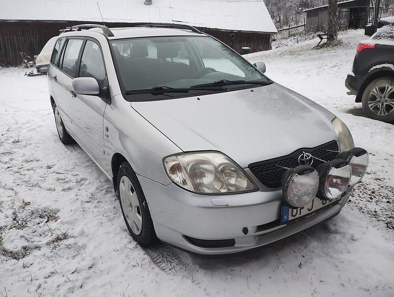 Begagnad 2003 Toyota Corolla Kombi | 20 000 kr (Dyr) - Bild 1/4