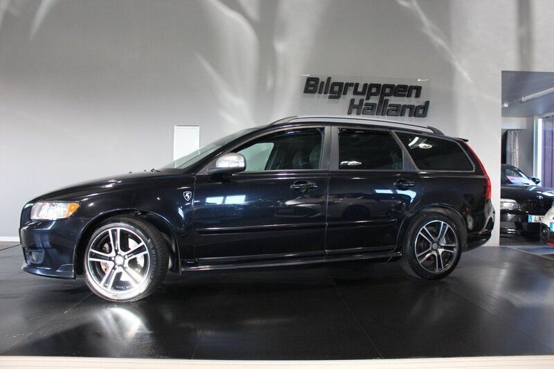 Svart Begagnad 2009 Volvo V50 R-Design Momentum Kombi | 42 900 kr (Bra pris) - Bild 1/4