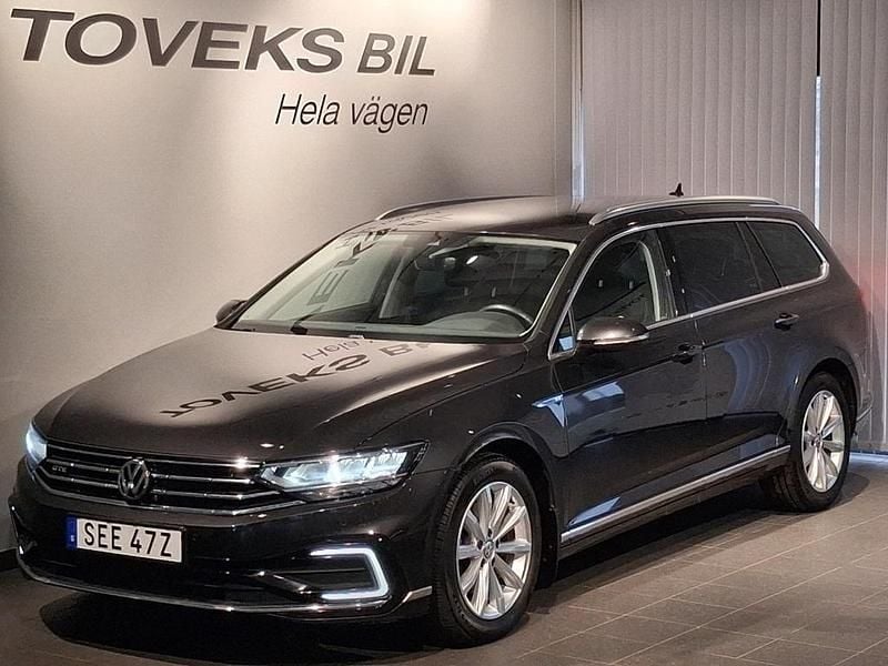 Grå Begagnad 2020 VW Passat GTE | 189 000 kr (Bra pris) - Bild 1/4
