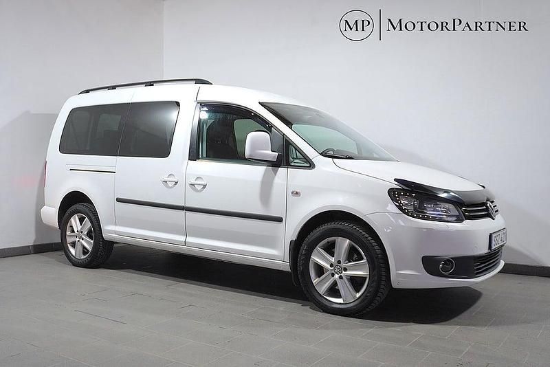 Vit Begagnad 2014 VW Caddy Maxi Life Minibuss | 129 900 kr (Marknadspris) - Bild 1/4