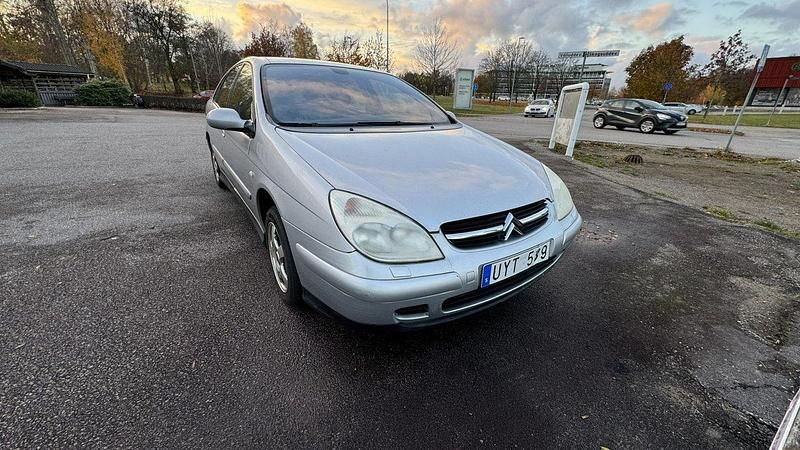 Silver Begagnad 2004 Citroën C5 Halvkombi | 27 000 kr (Dyr) - Bild 1/4