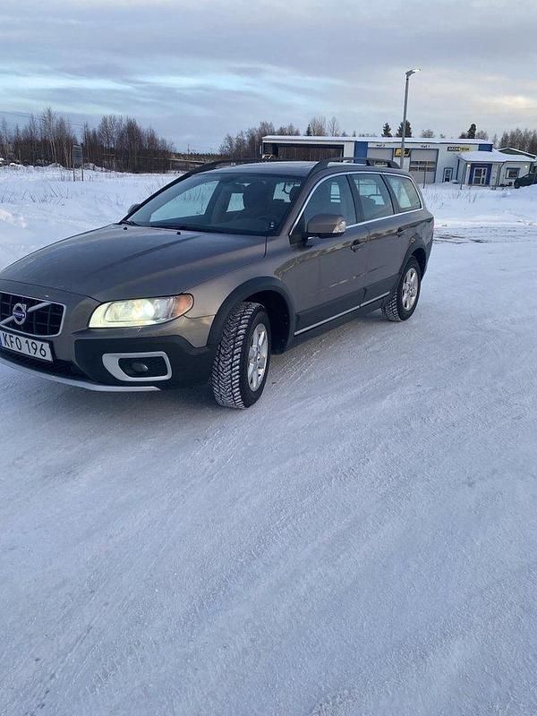 Grå Begagnad 2010 Volvo XC70 Momentum SUV | 99 000 kr (Marknadspris) - Bild 1/4