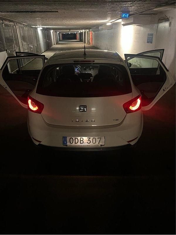 Vit Begagnad 2017 Seat Ibiza Style Halvkombi | 125 000 kr (Lite dyr) - Bild 1/4