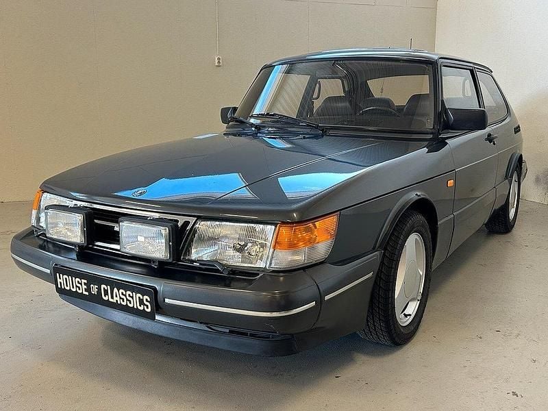 Mörkgrå Begagnad 1987 Saab 900 Aero Halvkombi | 729 000 kr - Bild 1/4