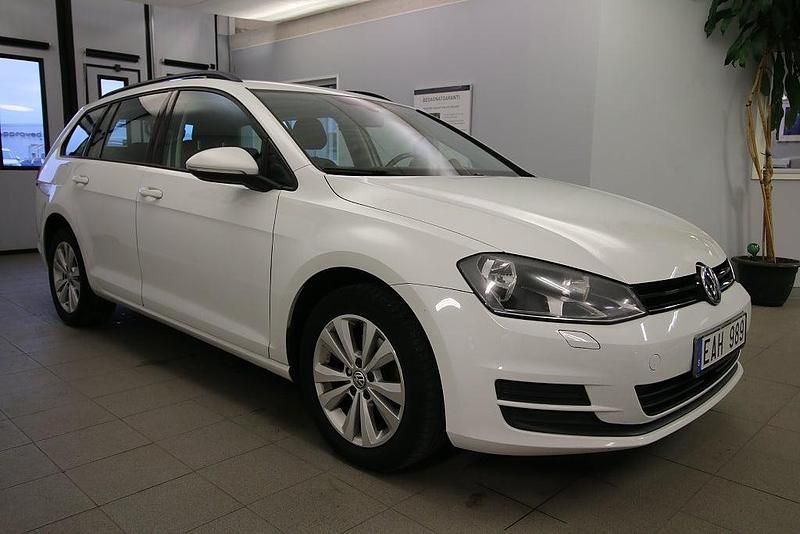 Begagnad VW Golf VII 122 HK (89 kW) 2013 Vit Kombi