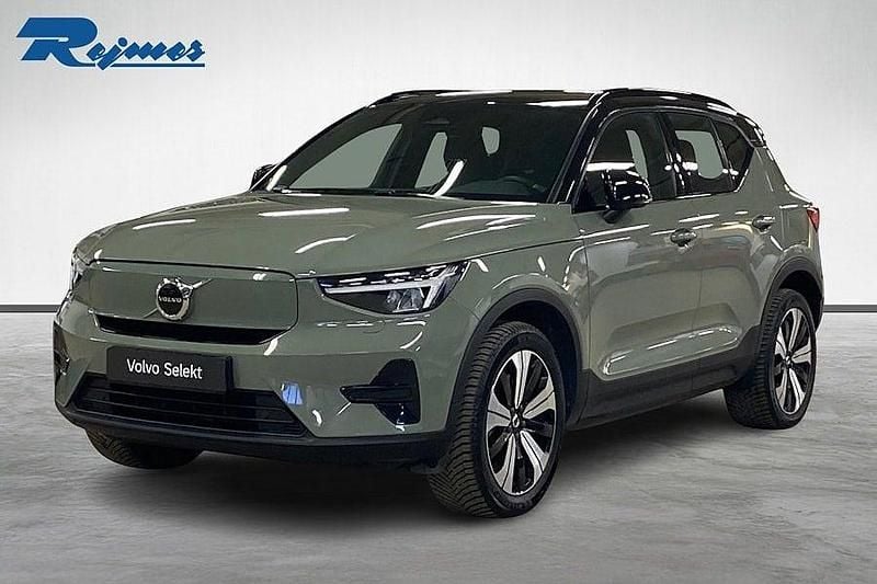 Grön Begagnad 2022 Volvo XC40 Core SUV | 289 900 kr (Marknadspris) - Bild 1/4