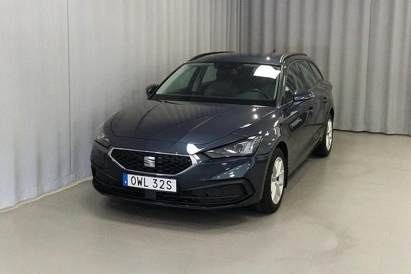 Grå Begagnad 2022 Seat Leon | 179 700 kr (Marknadspris) - Bild 1/4