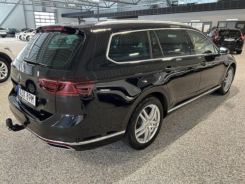 Begagnad VW Passat GTE 156 HK (114 kW) 2023 Svart Kombi